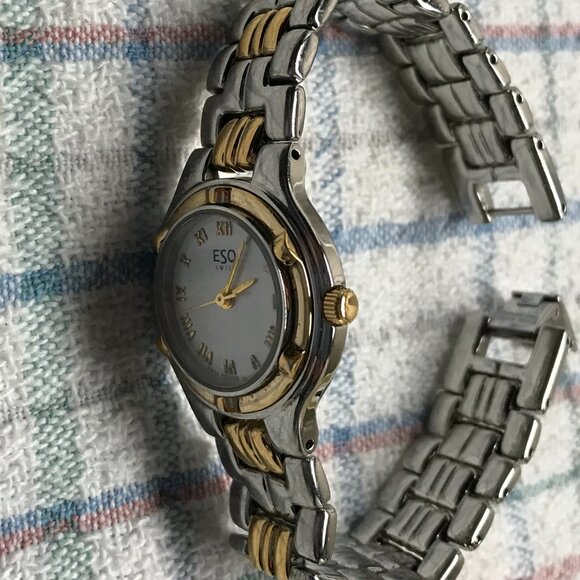 ESQ Esquire Swiss Quartz Watch – Nonworking, For Parts Only - Picture 5 of 6